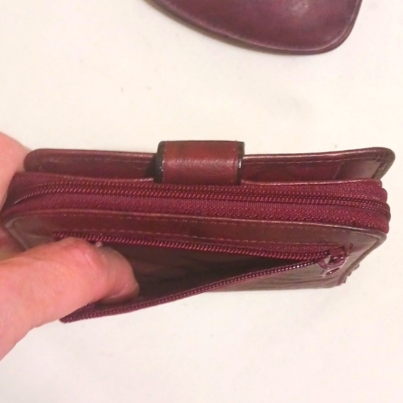Buxton Burgundy Leather Wallet and Change Purse - Picture 7 of 14